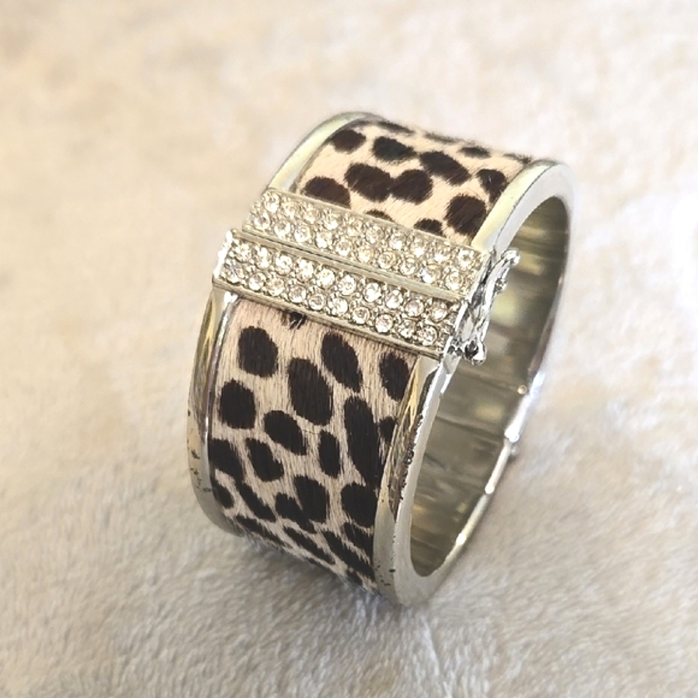 #165 ANN TAYLOR Leopard Print Silver-Tone Women's Bracelet